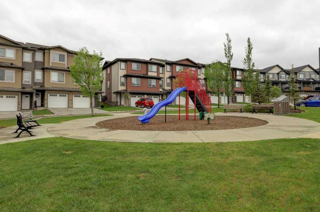 452 Sage Hill Grove NW photo 3