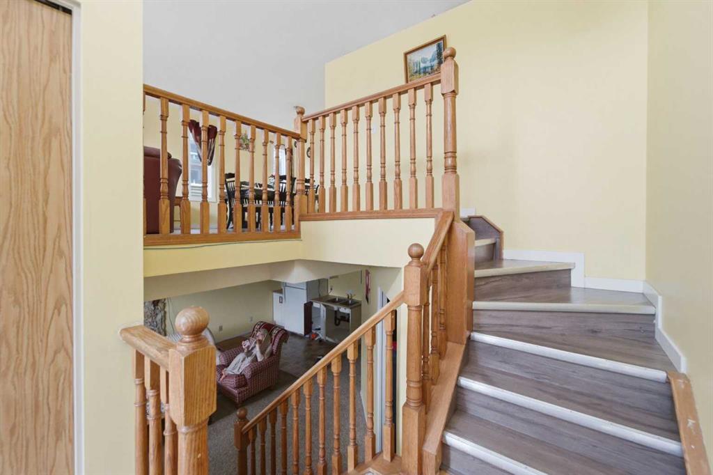 96 Falshire Close NE photo 4
