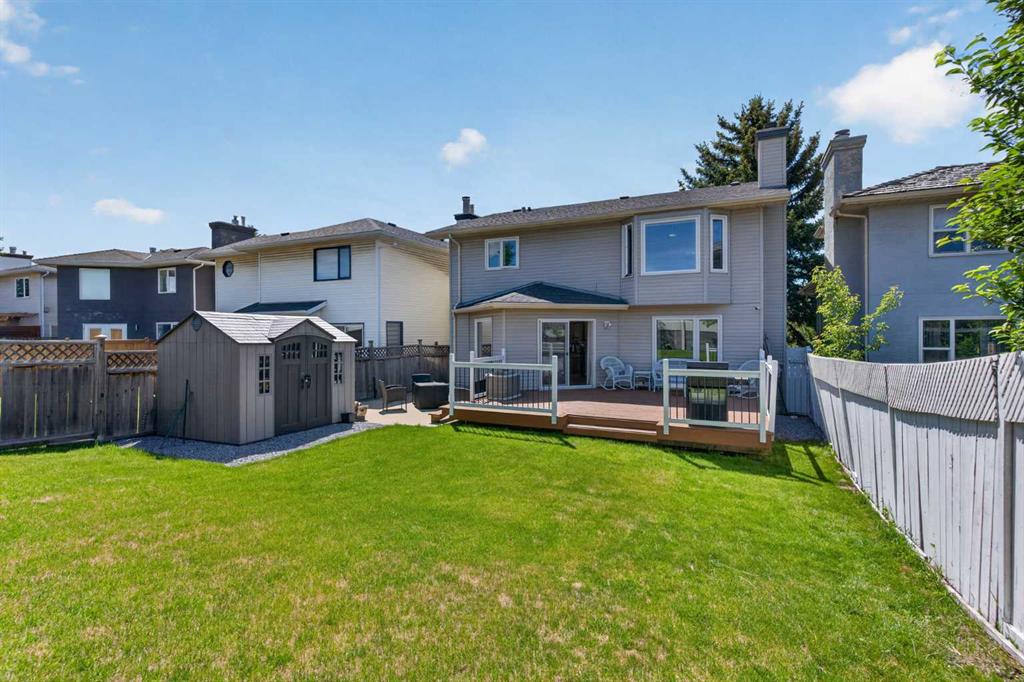 101 Douglasbank Way SE photo 3
