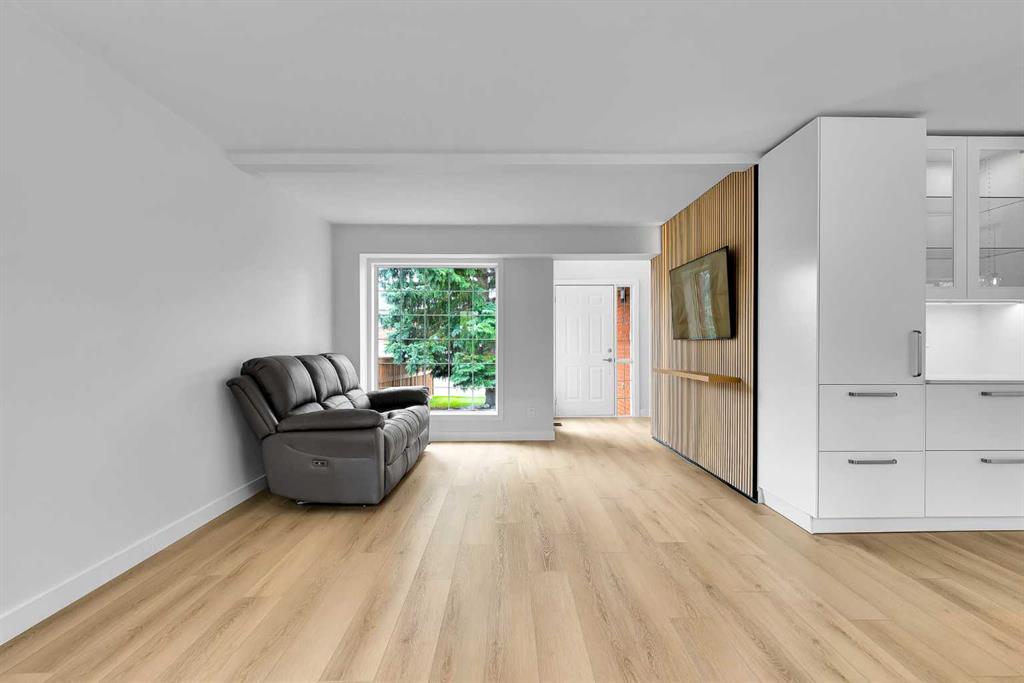 163 Citadel Park NW photo 5