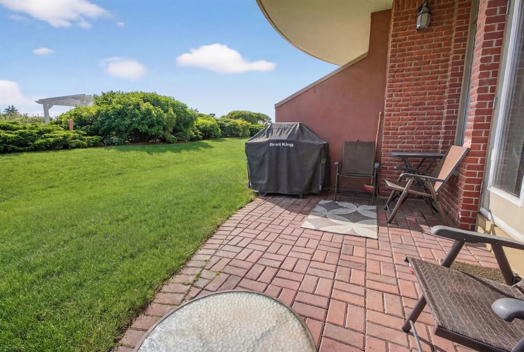 1718 14 Avenue NW #110 photo 5