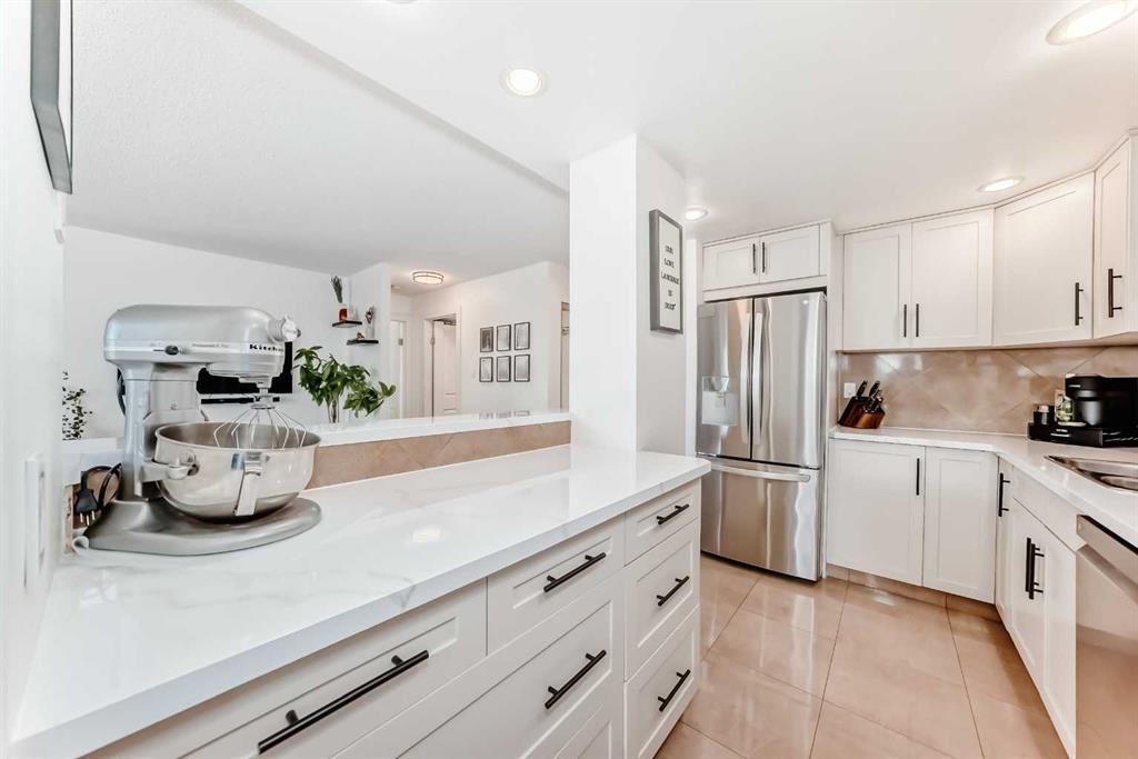 1334 14 Avenue SW #205