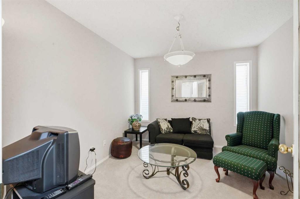 74 Tuscarora Heights NW photo 3