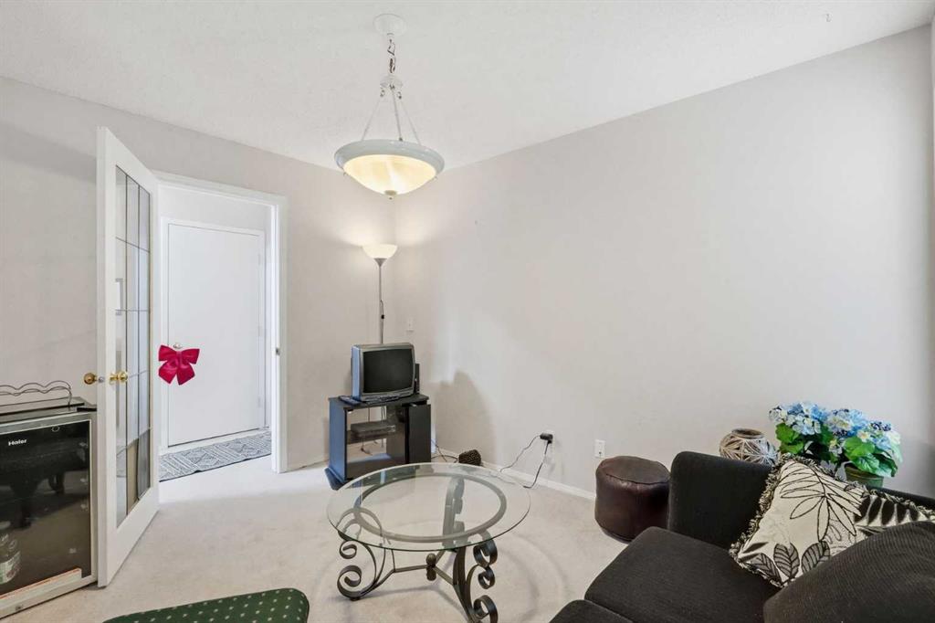 74 Tuscarora Heights NW photo 4
