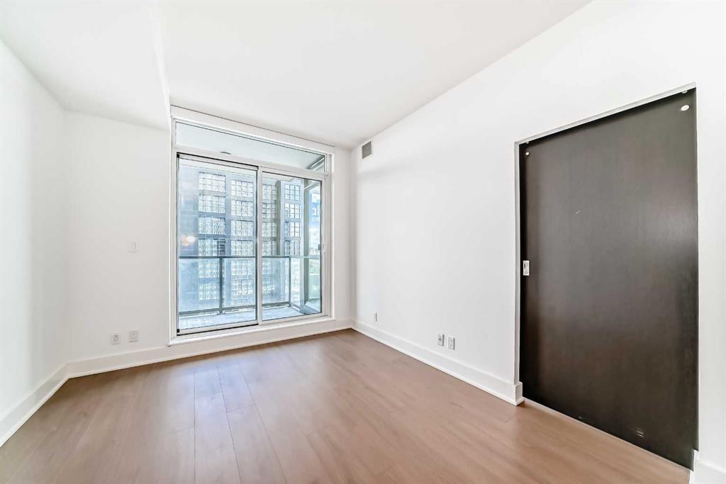550 Riverfront Avenue SE #809 photo 5
