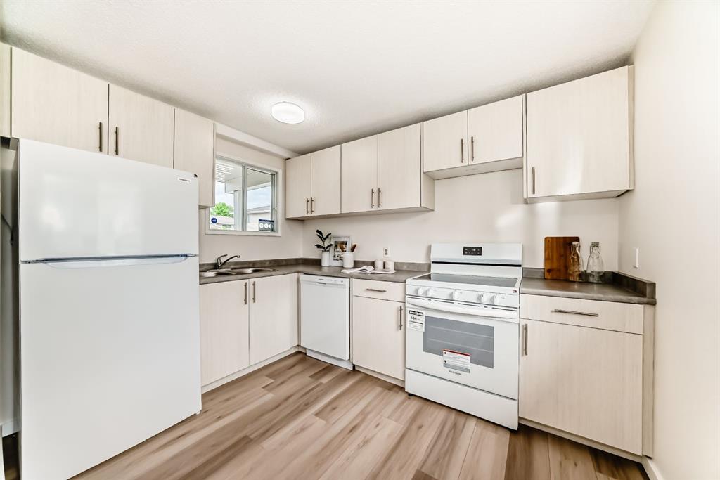 1155 Falconridge Drive NE #66 photo 3