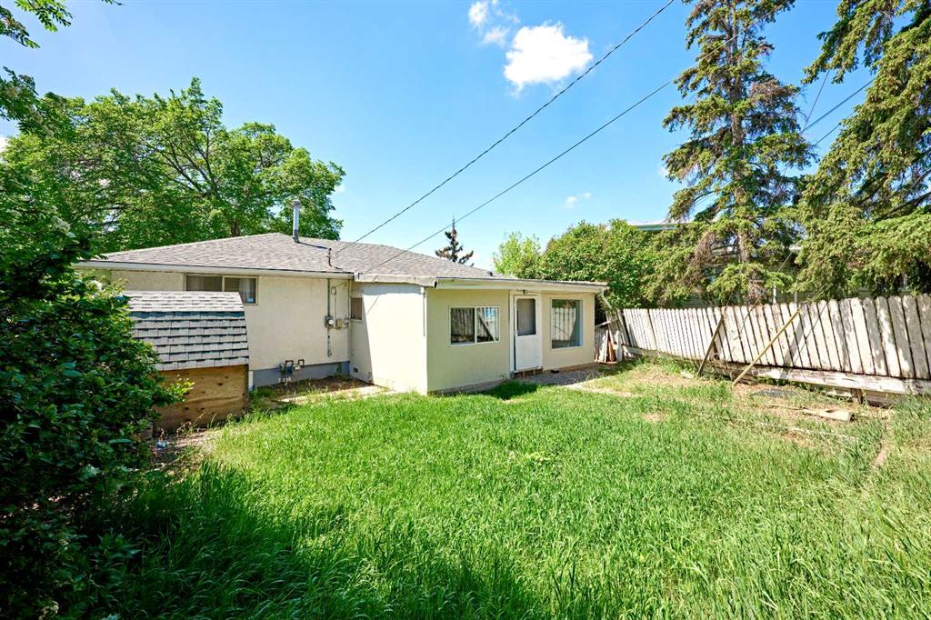 28 CORNELL Place NW photo 4