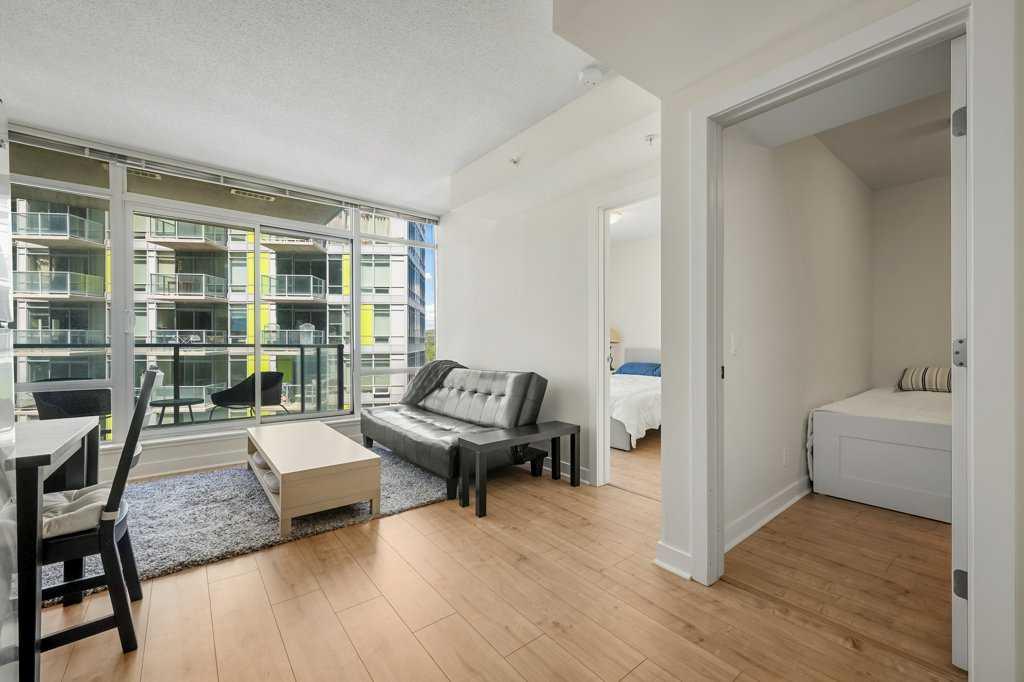 10 Brentwood Common NW #811 photo 2