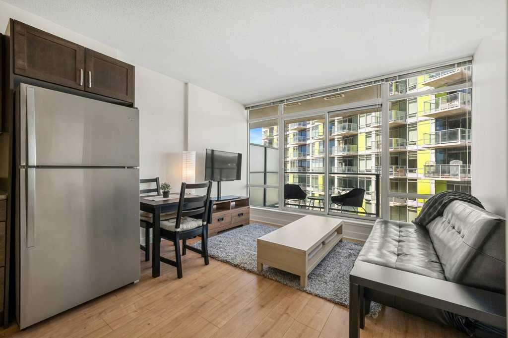10 Brentwood Common NW #811 photo 3