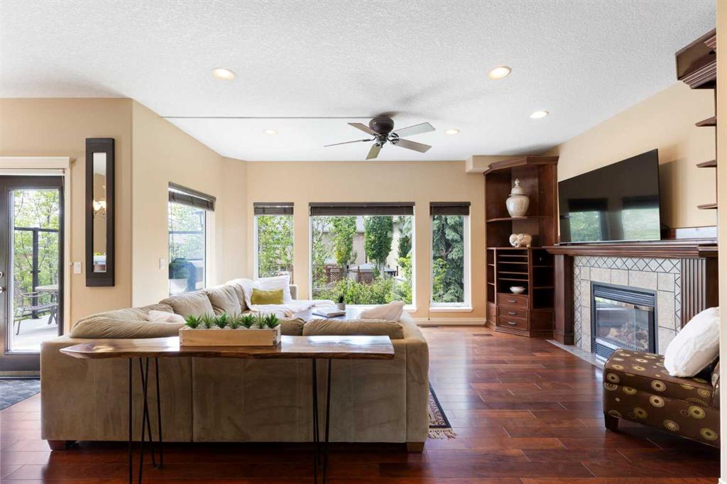 410 Royal Crest Bay NW photo 4