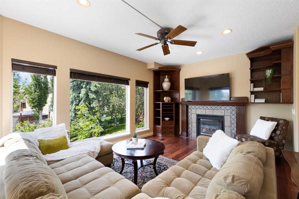 410 Royal Crest Bay NW photo 5