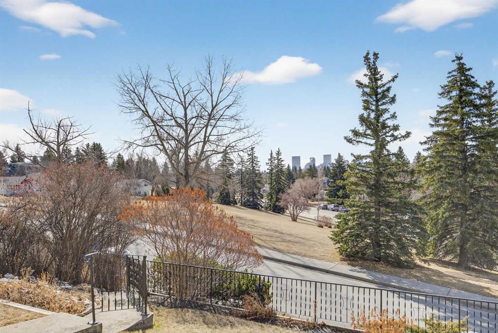 1124 31 Avenue NW photo 3