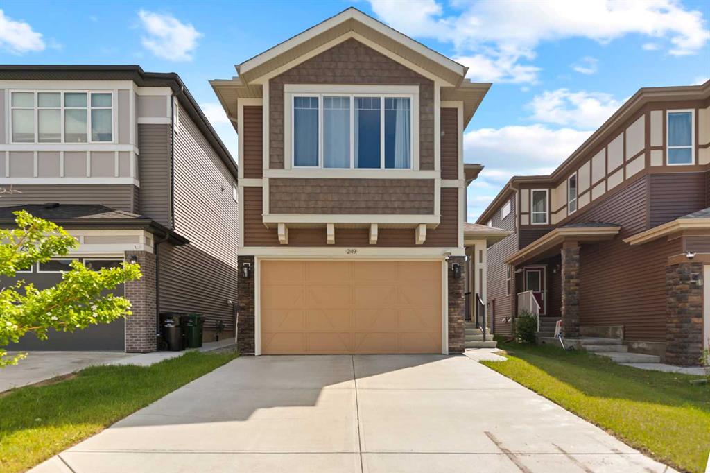 249 Lucas Crescent NW photo 2