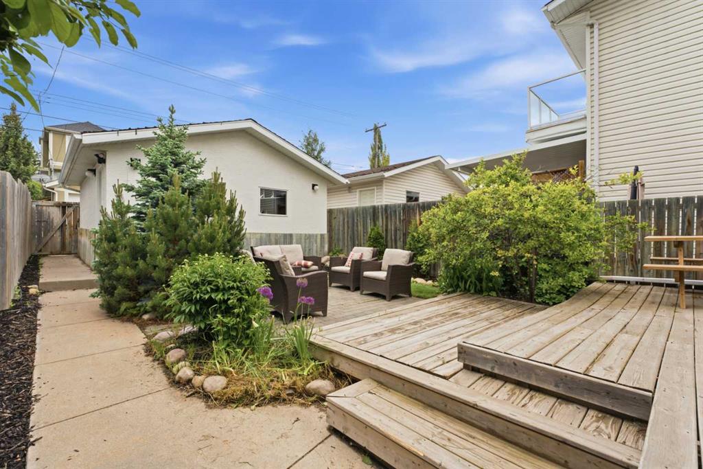 2015 36 Avenue SW photo 3