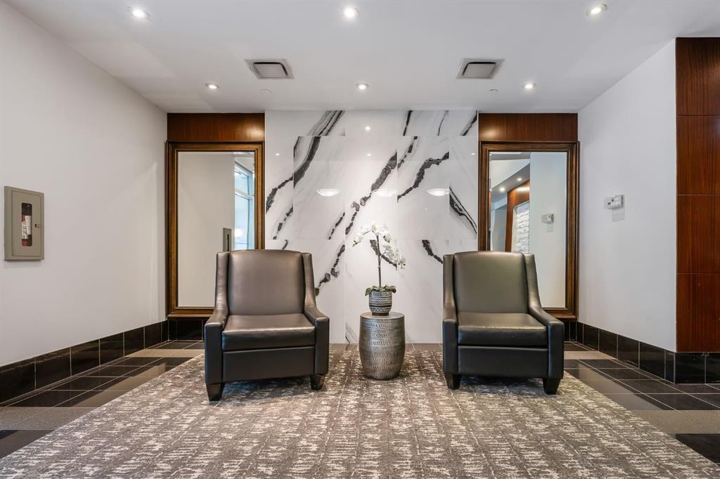 910 5 Avenue SW #1005 photo 2