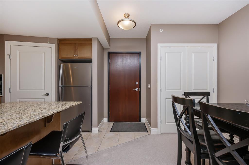 910 5 Avenue SW #1005 photo 3