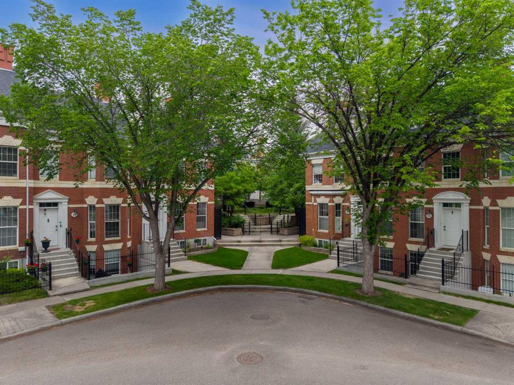 76 Inverness Square SE