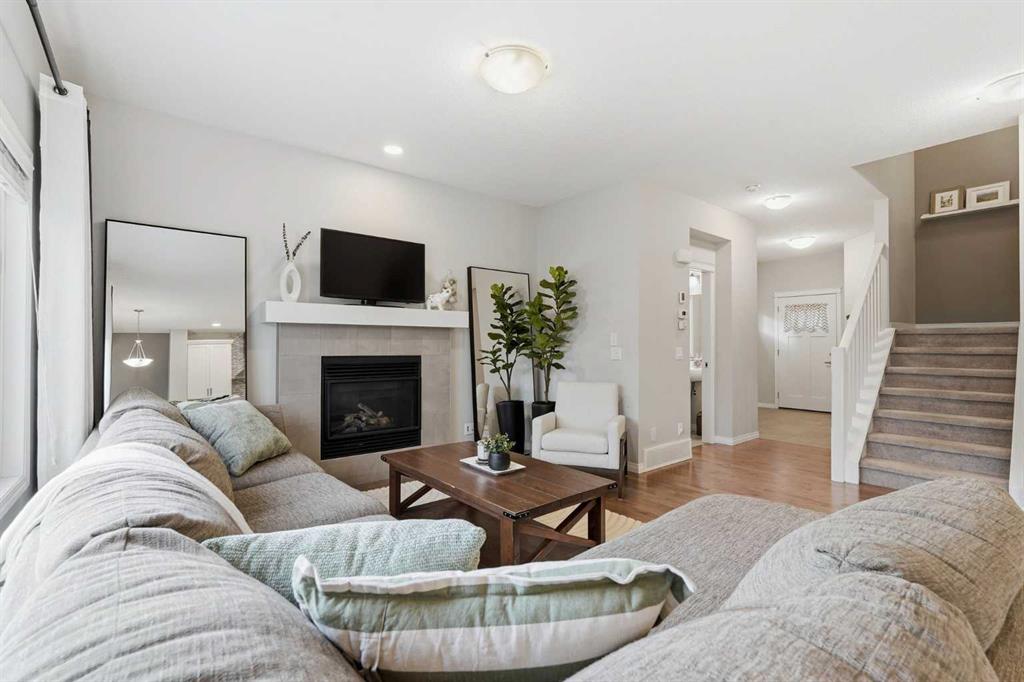 66 Masters Place SE photo 4