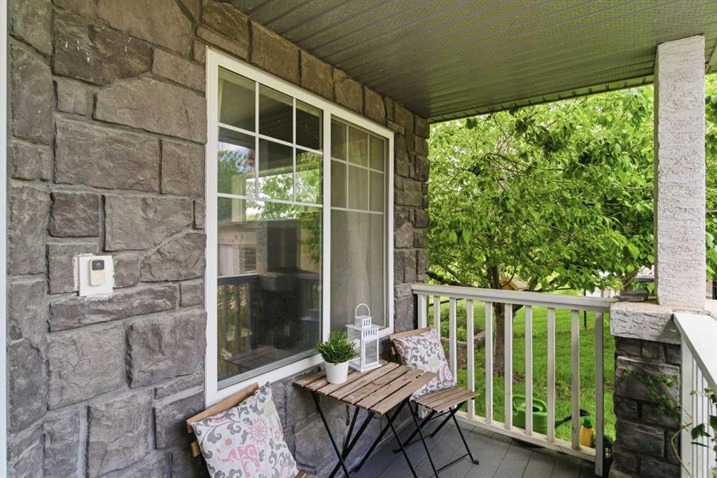 141 Panamount Green NW photo 3