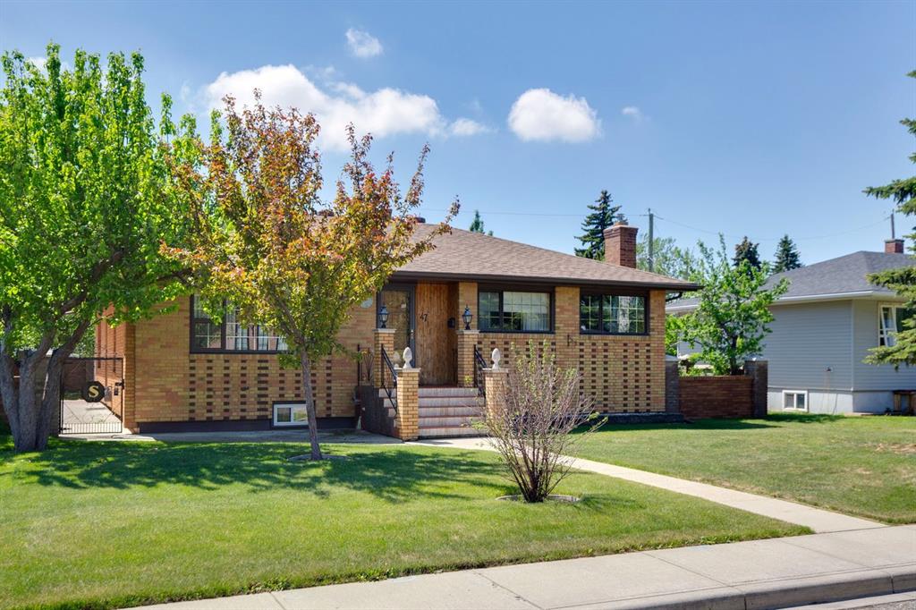 47 Montrose Crescent NE photo 3