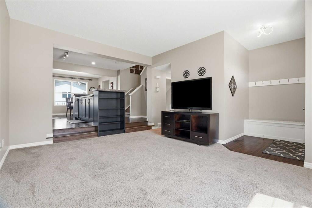 267 Skyview Springs Gardens NE photo 2