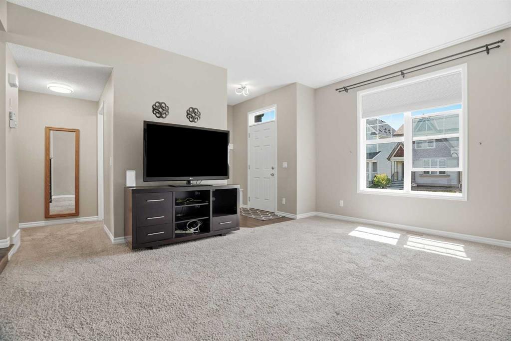 267 Skyview Springs Gardens NE photo 3