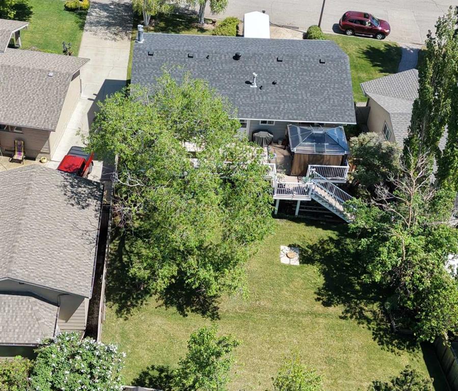 216 Cannington Place SW photo 2