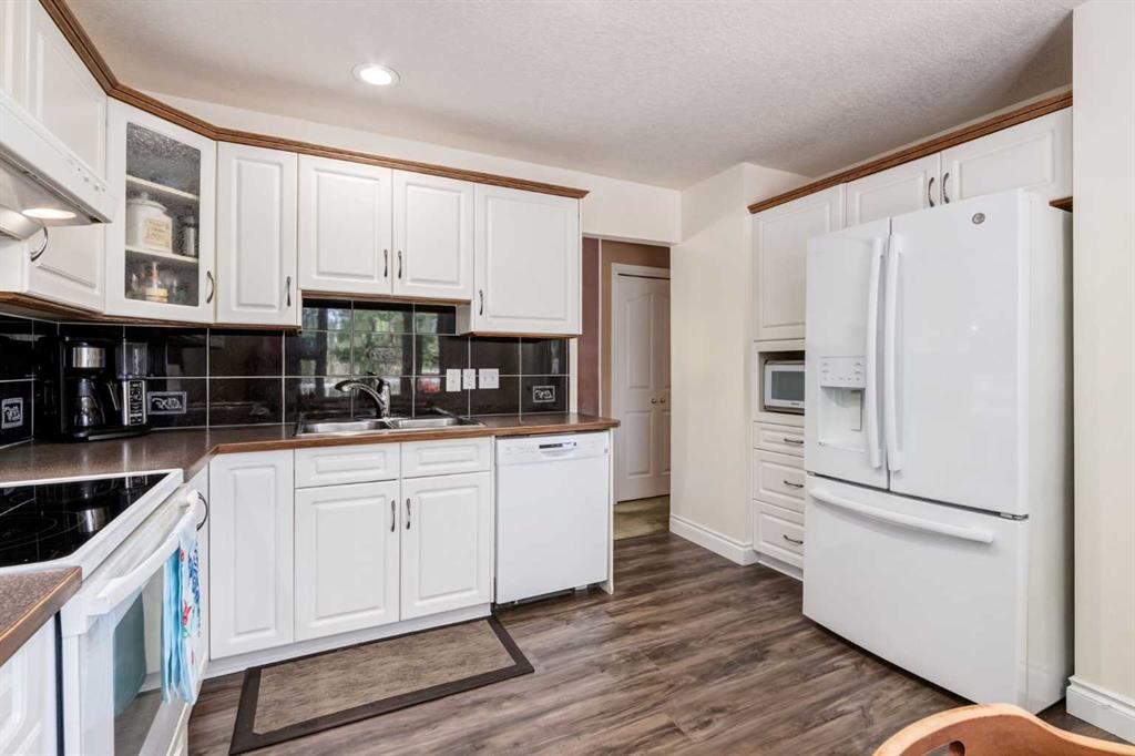 216 Cannington Place SW photo 5