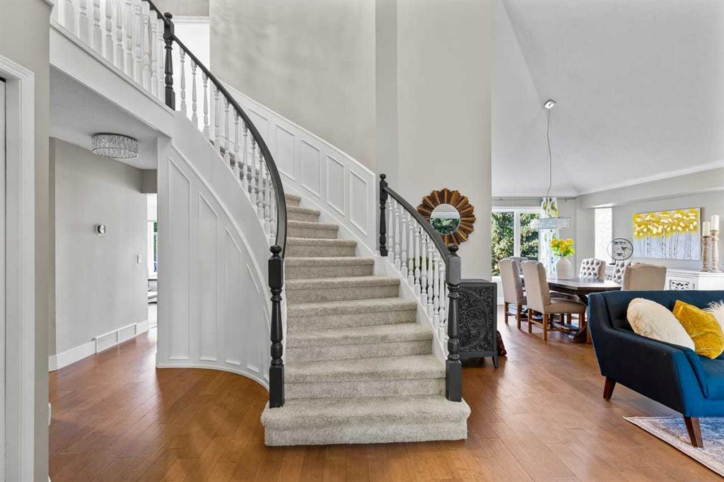 68 Christie Knoll Heights SW photo 3