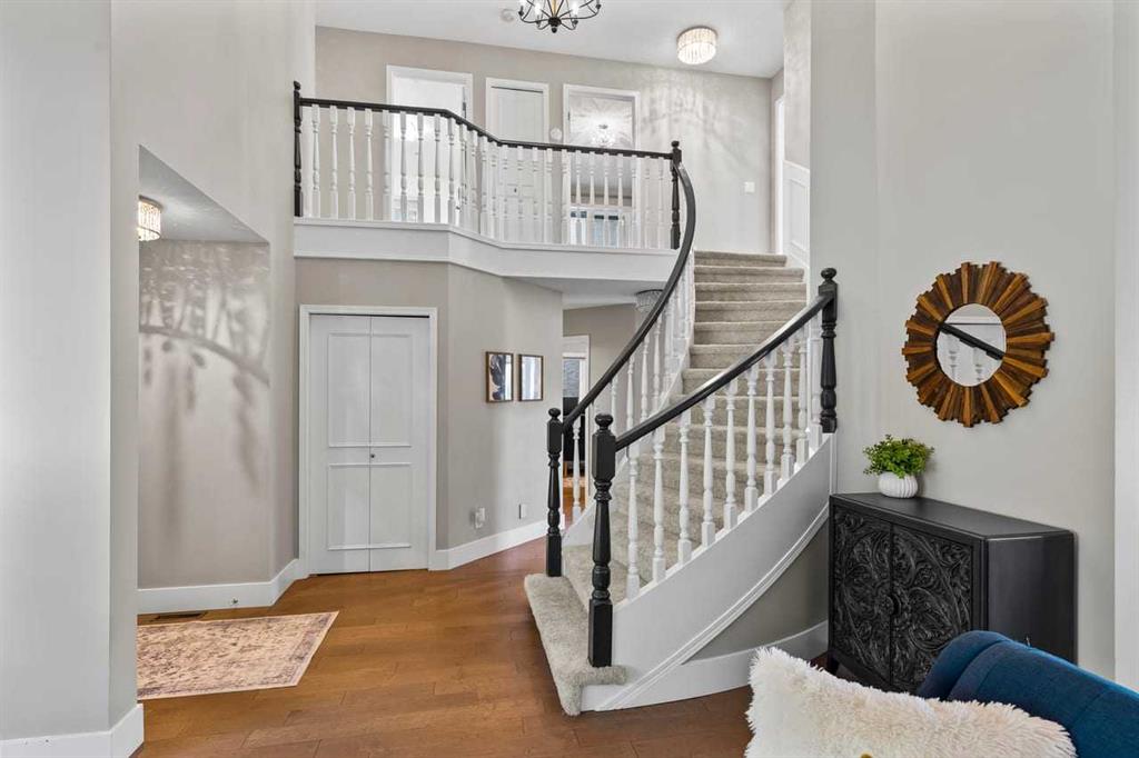 68 Christie Knoll Heights SW photo 4
