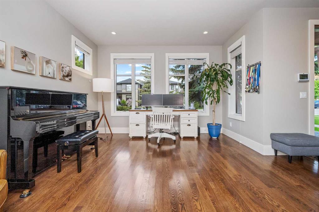 5024 21 Street SW photo 4