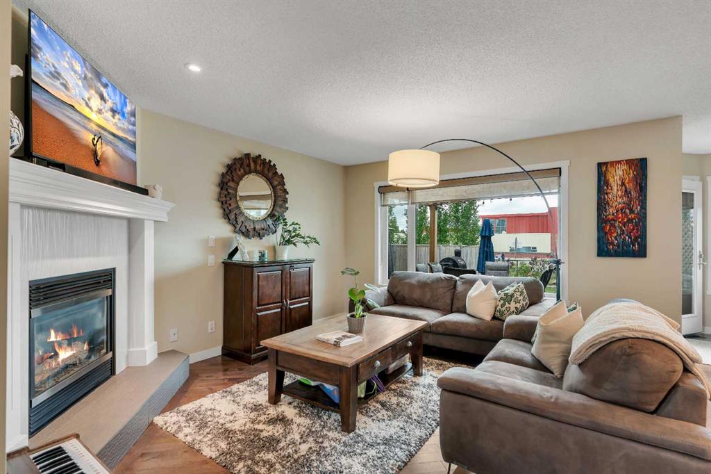 28 Cranwell Crescent SE photo 5