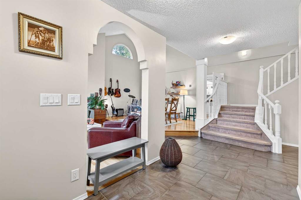 115 Woodpark Terrace SW photo 4