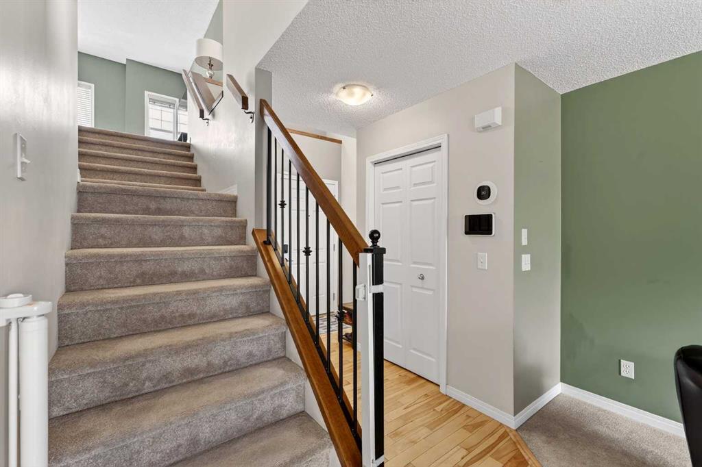 32 Everglen Grove SW photo 5