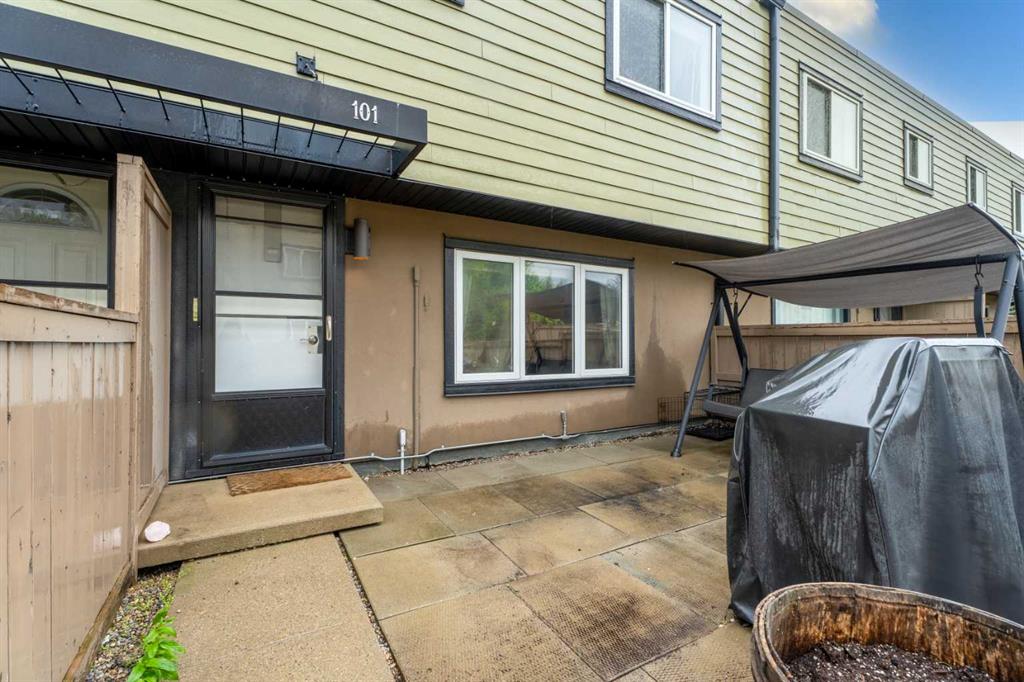 3809 45 Street SW #101 photo 2