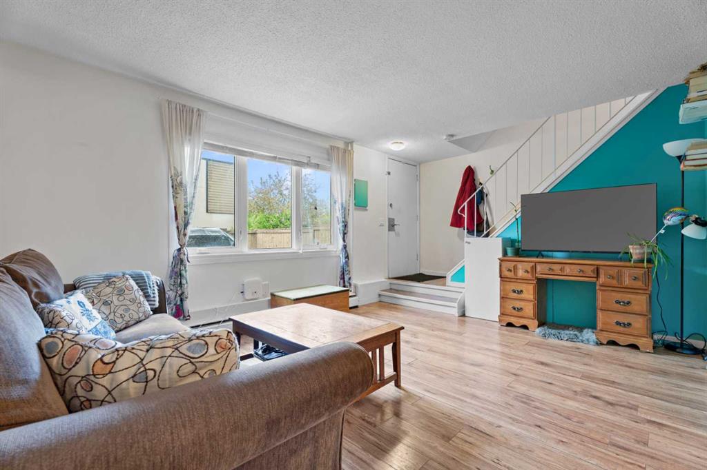 3809 45 Street SW #101 photo 4