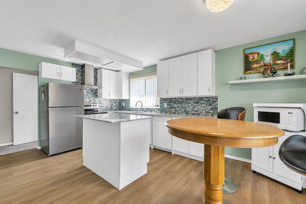 173 Margate Close NE photo 4