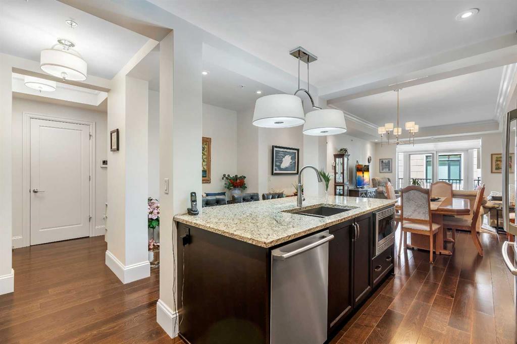 221 Quarry Way SE #104 photo 3