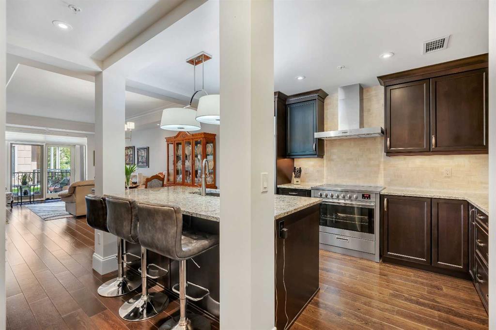 221 Quarry Way SE #104 photo 4