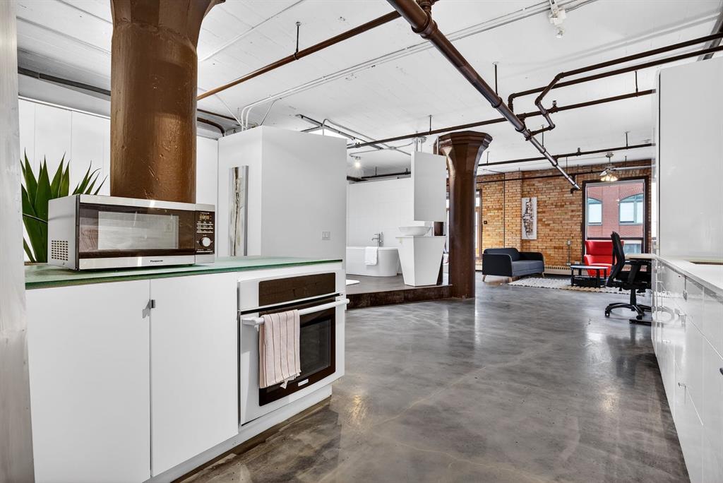 240 11 Avenue SW #601 photo 3