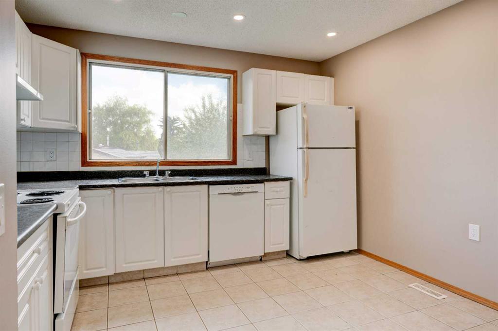 27 Dovely Way SE photo 5