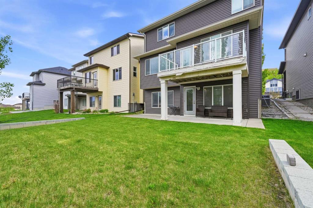 172 Sherwood Mews NW photo 3