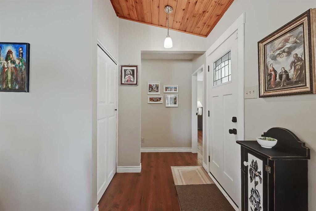 185 Springwood Drive SW photo 2