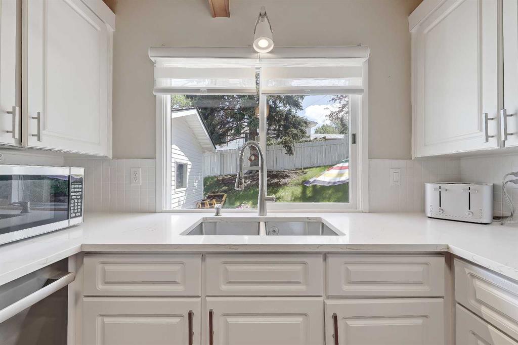 185 Springwood Drive SW photo 4