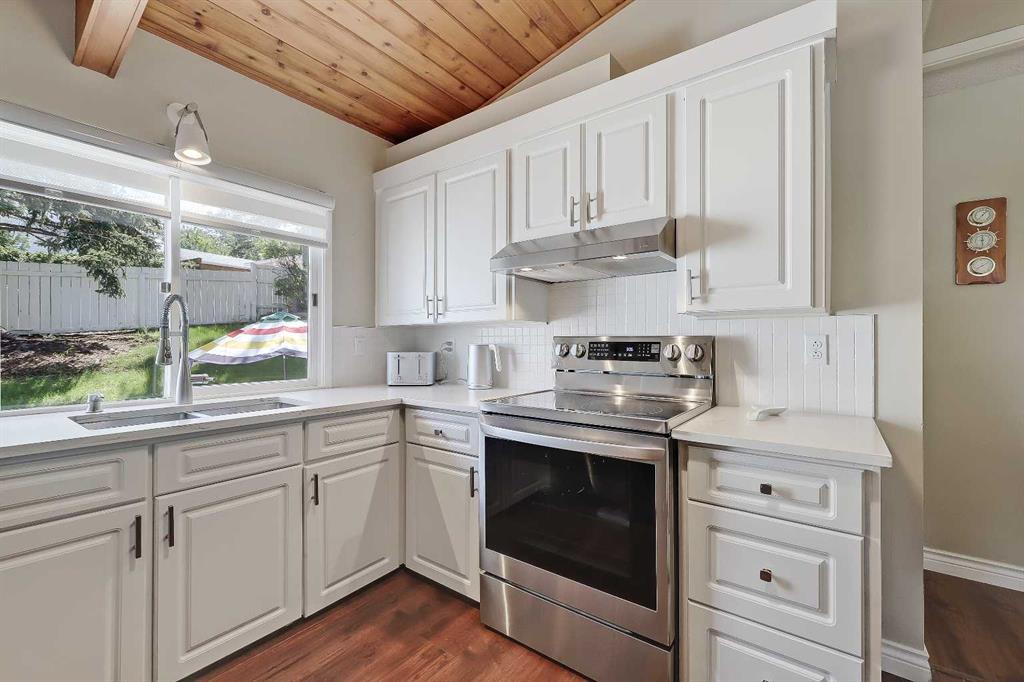 185 Springwood Drive SW photo 5