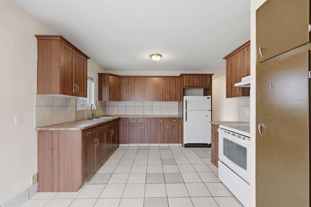 1159 Radnor Avenue NE photo 4