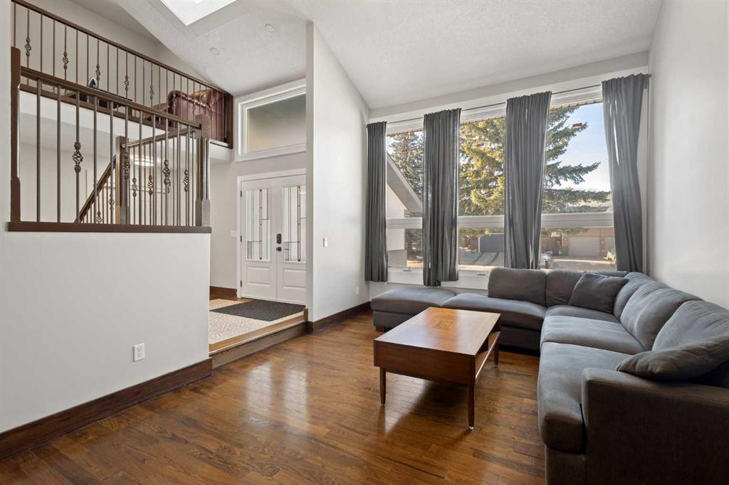 40 Wood Crescent SW photo 5