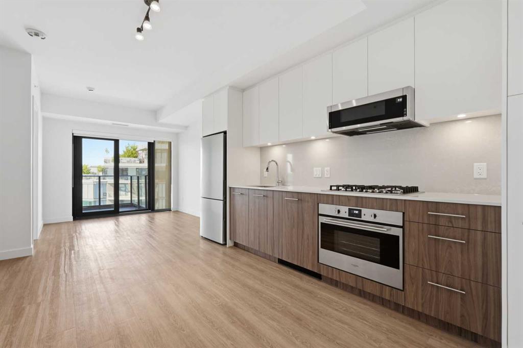 730 2 Avenue #1313 photo 3