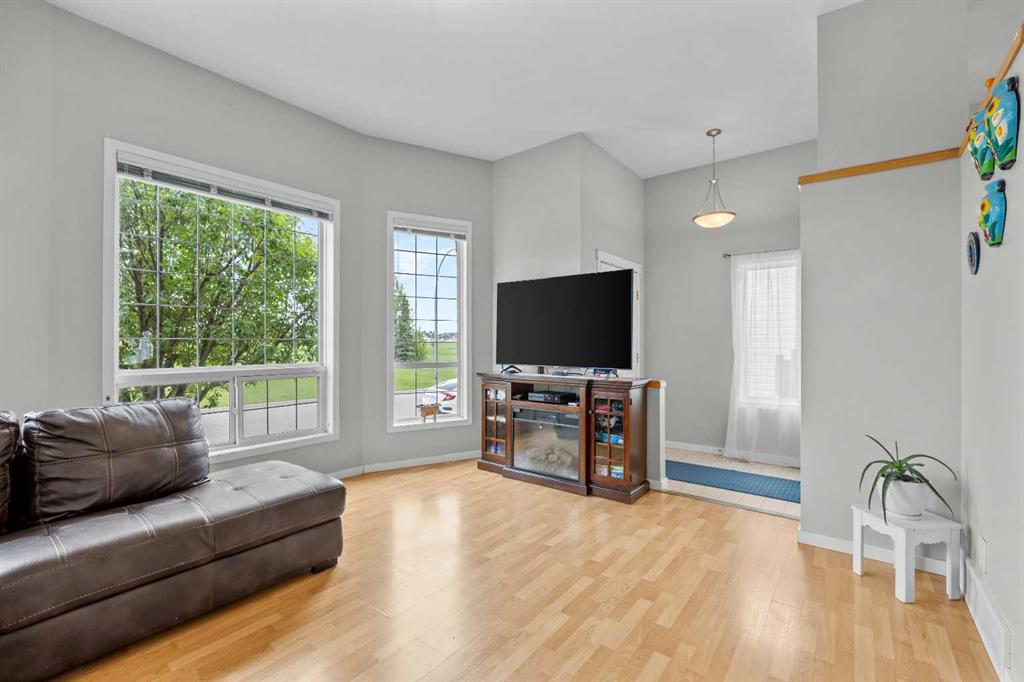 67 Saddlemead Green NE photo 5