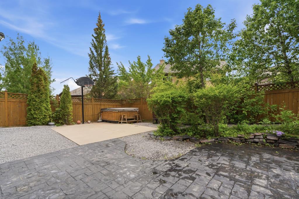 21 Royal Ridge Hill NW photo 3